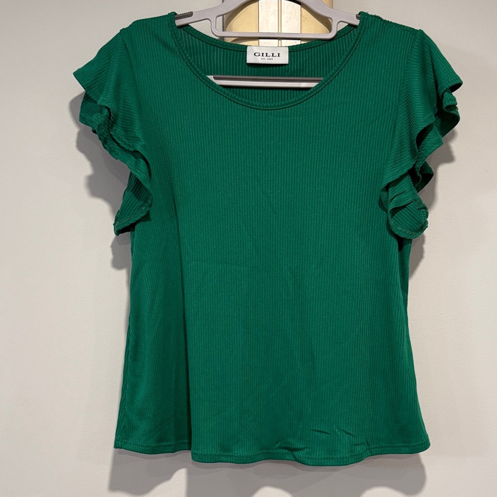 Gilli Emerald Ruffle Sleeve Blouse